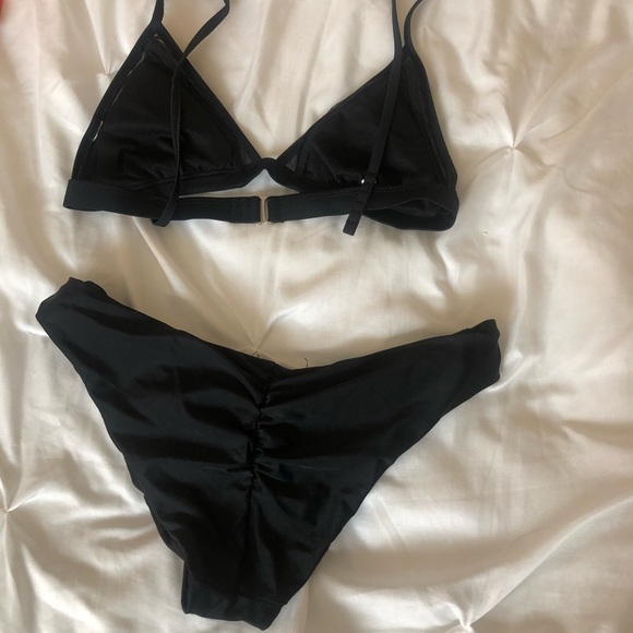 Mesh Cut-Out Triangle Bikini Top & Cheeky bottoms - Picture 2 of 4